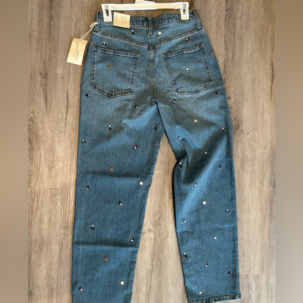 Universal Thread Blue Embroidered Jeans - Picture 3 of 3